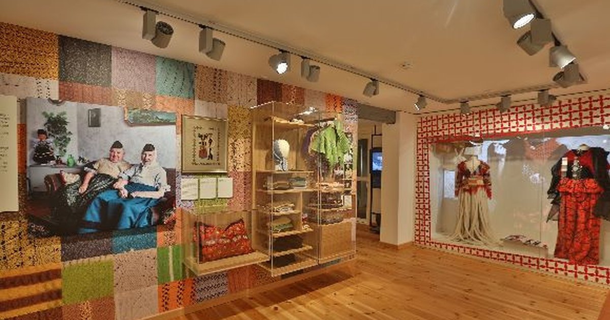 Ausstellung: "Verborgene Anfänge" - die frühe Tracht im Schaumburger Land