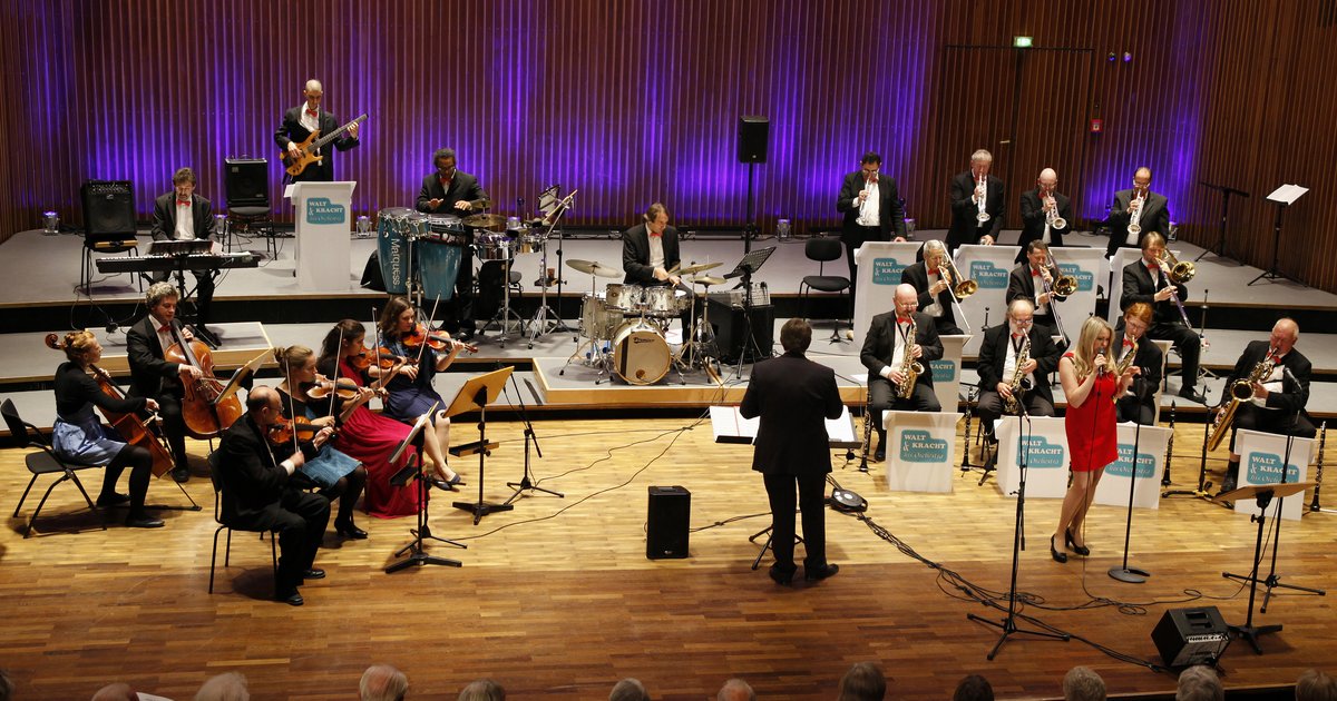 WALT KRACHT & HIS ORCHESTRA - A HAPPY CHRISTMAS